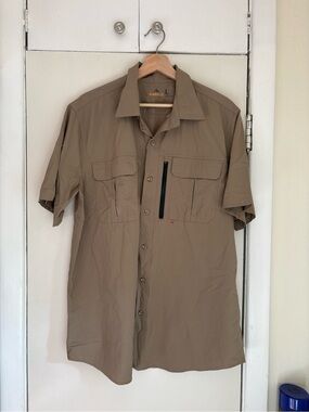 Ridgeline Men's Short Sleeve Button-Down Shirt in Khaki